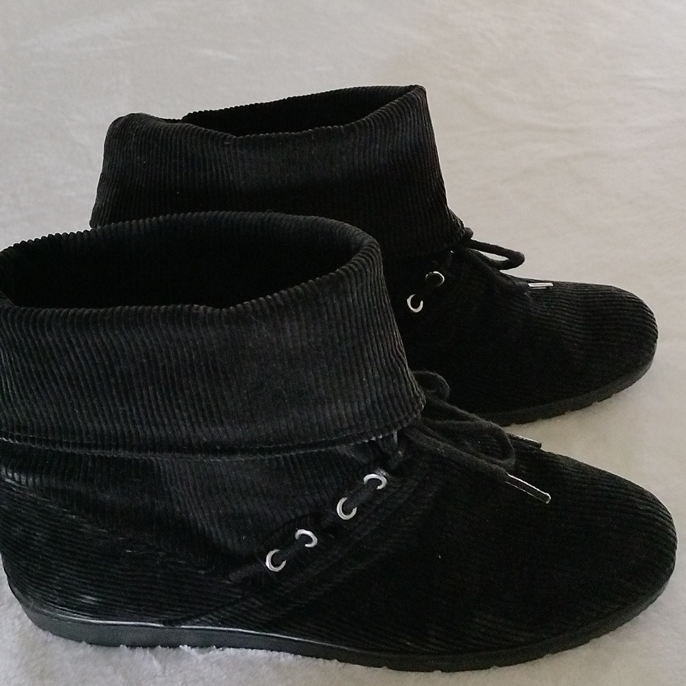 Coasters  Corduroy shoes size 8
